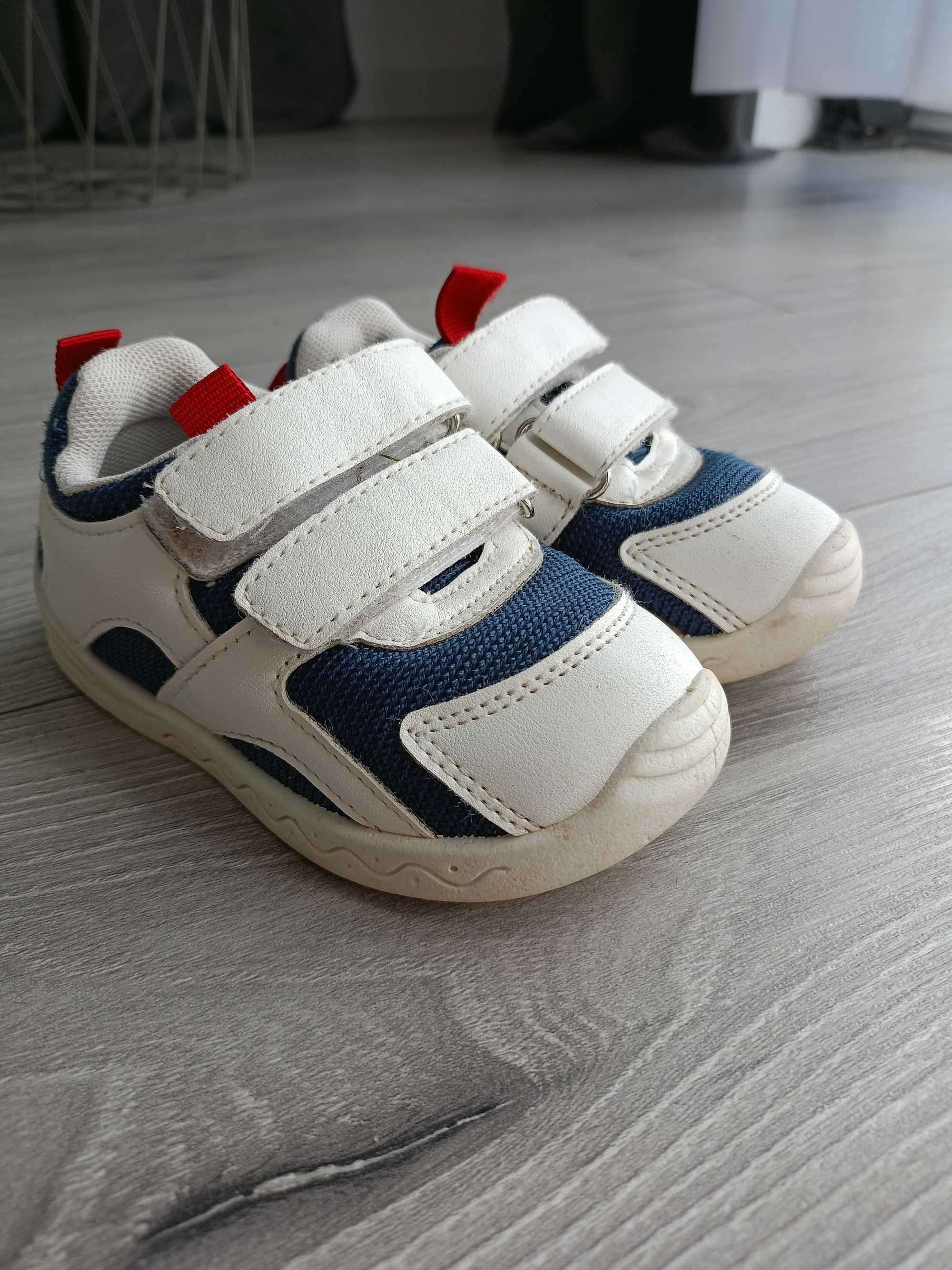 Buty adidasy 22 Sinsay