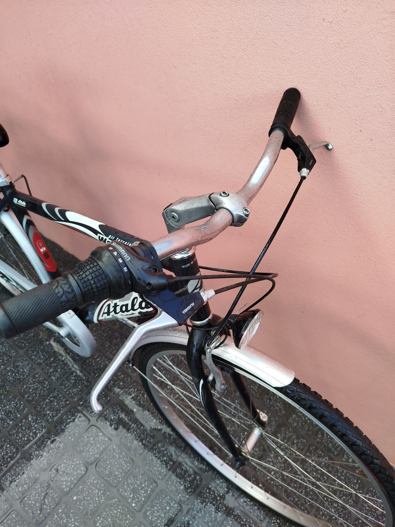 Bicicleta Cidade/Trekking ATALA Alumínio  28"/700c - COMO NOVA
