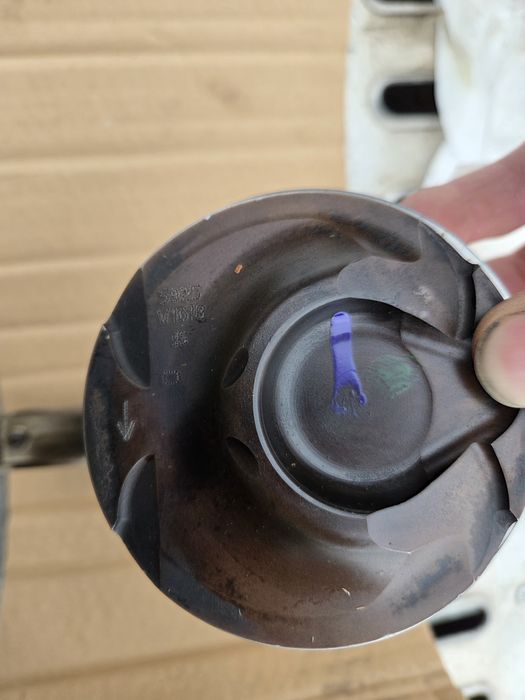 Tłoki insygnia 2.0 benzyna turbo