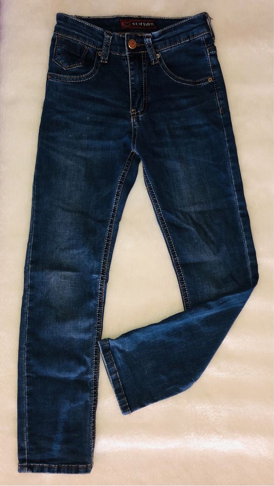 Spodnie jeans dla chłopca (R 134 cm)