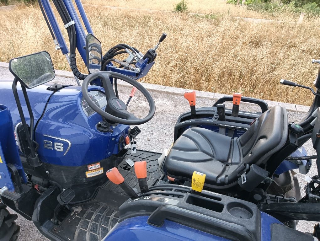 Trator 4x4  c/ frontal