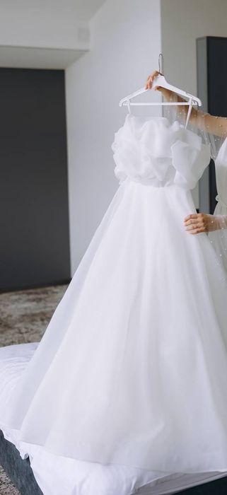 Продається весільна сукня