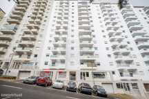 Apartamento T4 para arrendamento