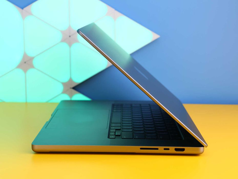 Ноутбук Apple MacBook Pro 16'' 16GB/512GB Gray (151621)Б/У З ГАРАНТІЄЮ