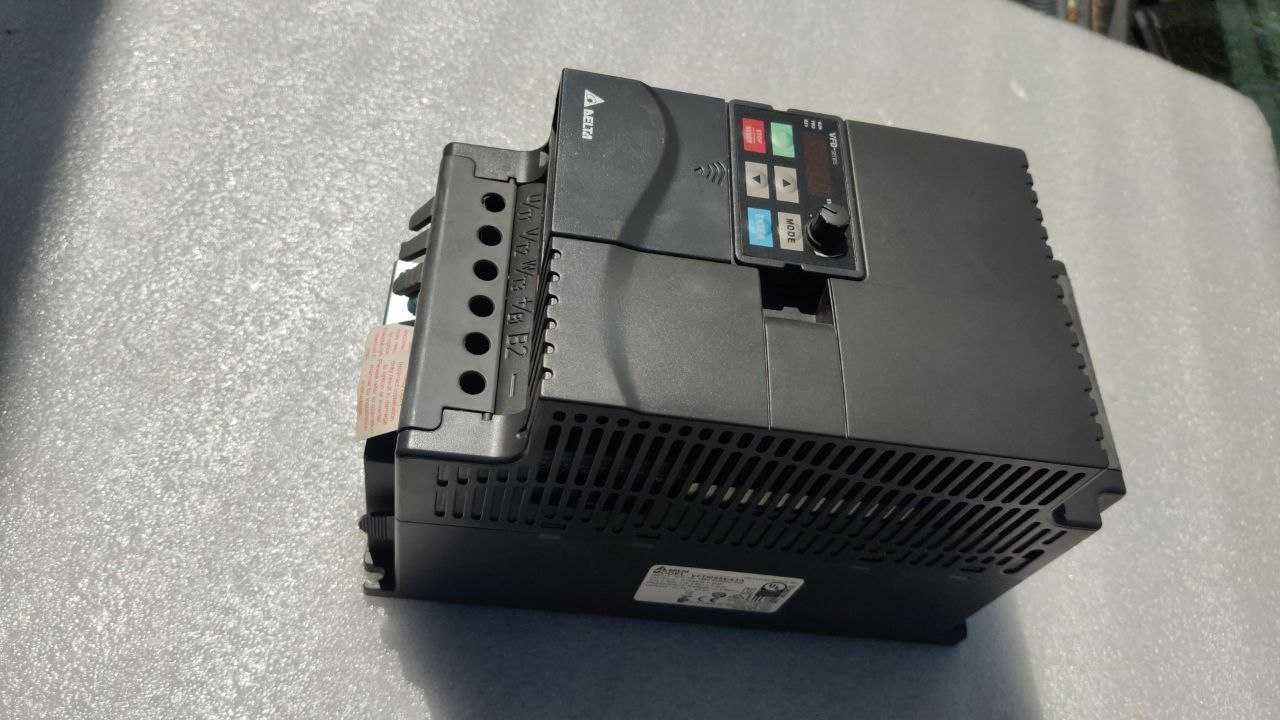 Перетворювач частоти Delta Electronics на 5,5 кВт модель VFD055E43A