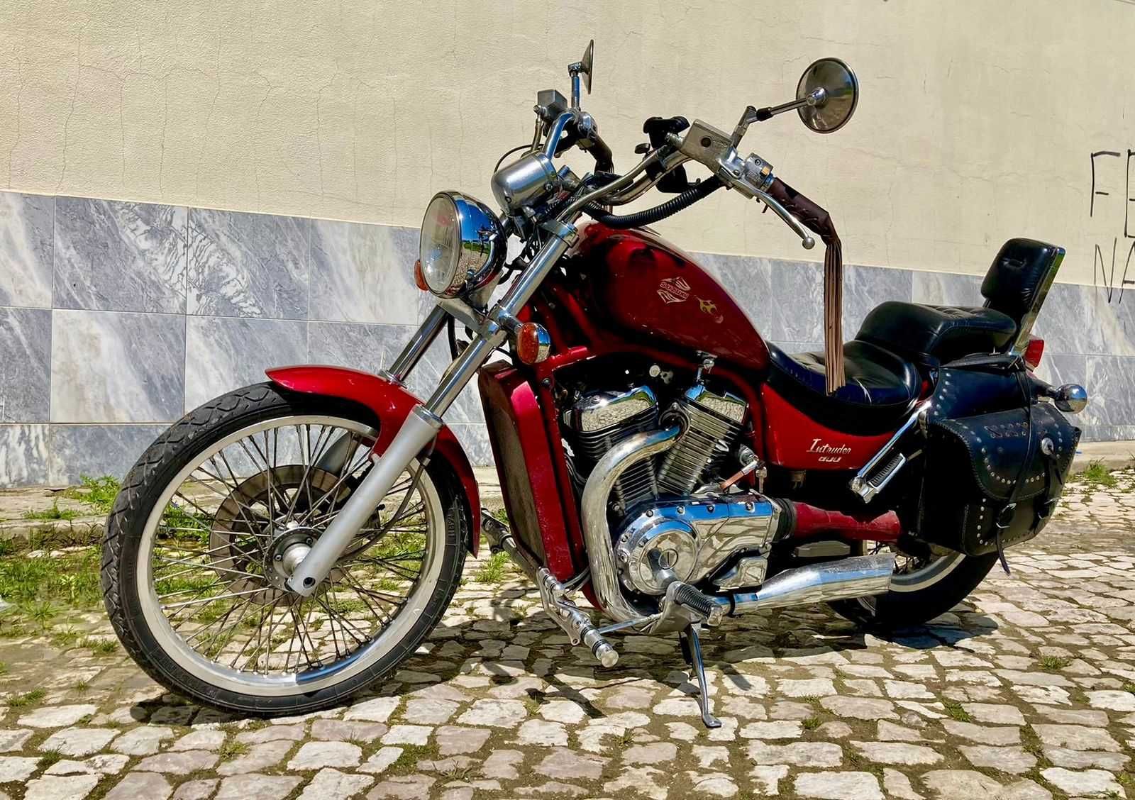 Suzuki Intruder VS800