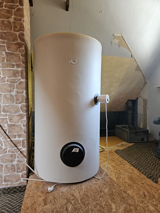 Zasobnik cwu na wodę pitna z Solarem  Cosmo e duo 300