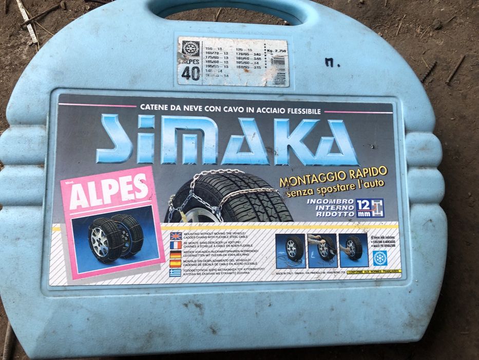 Ланцюг на колеса, протиковзання. Італія.