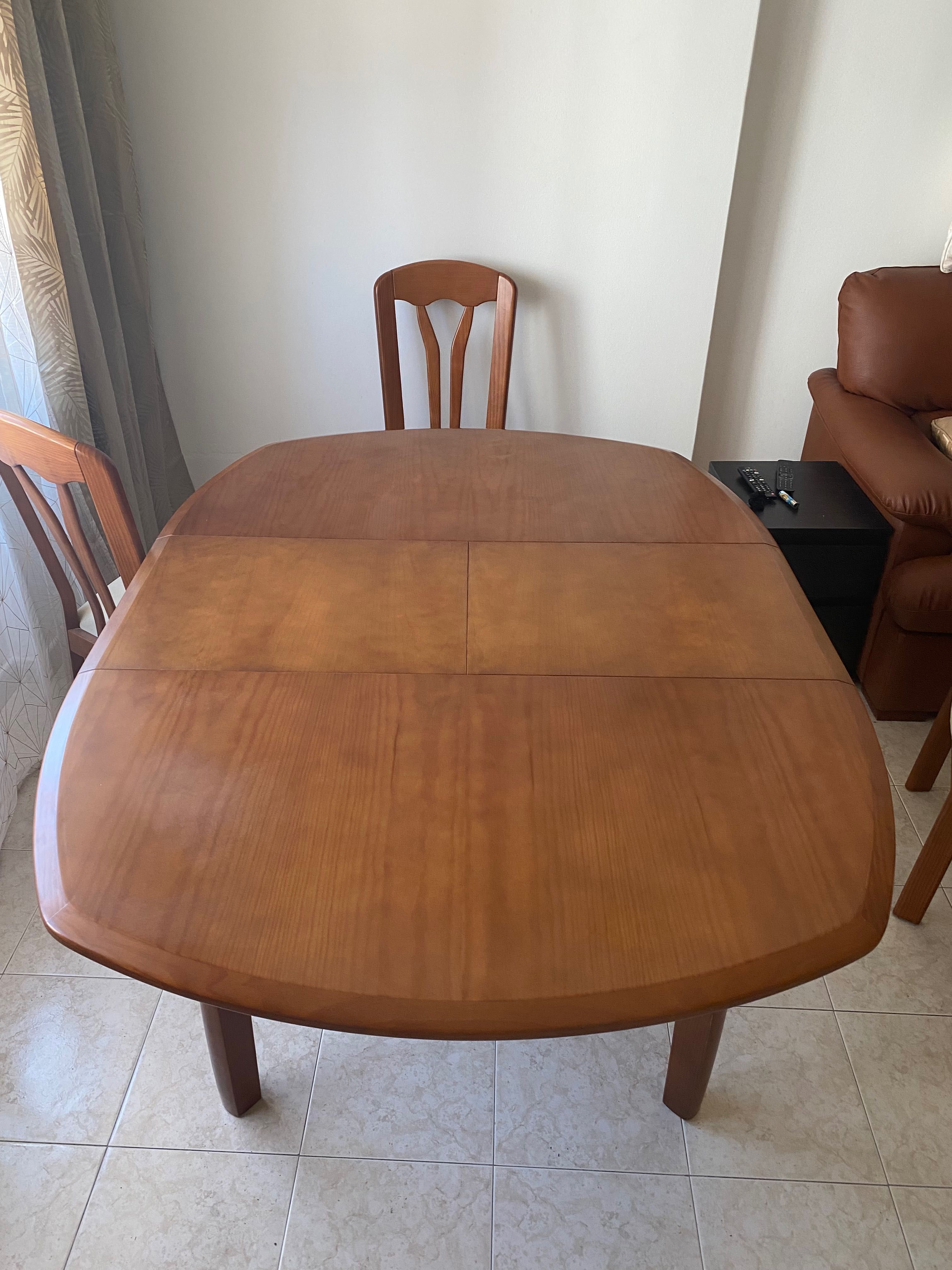 Moveis de sala com mesa de jantar