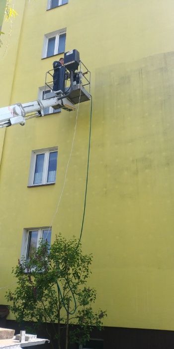 Mycie czyszczenie elewacji kostki brukowej dachów paneli solarnych