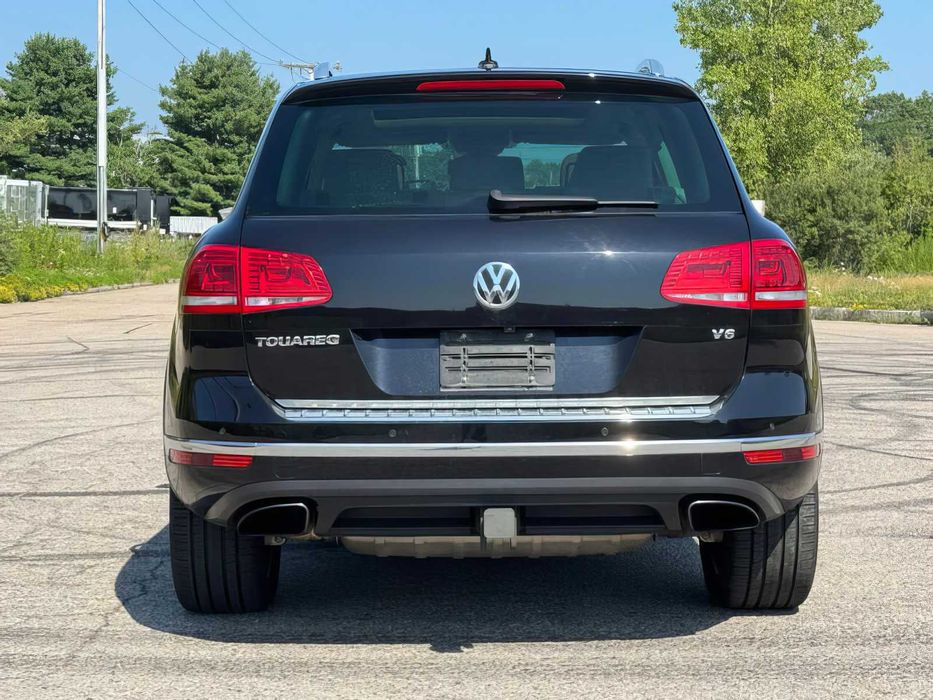 Volkswagen Touareg      2016