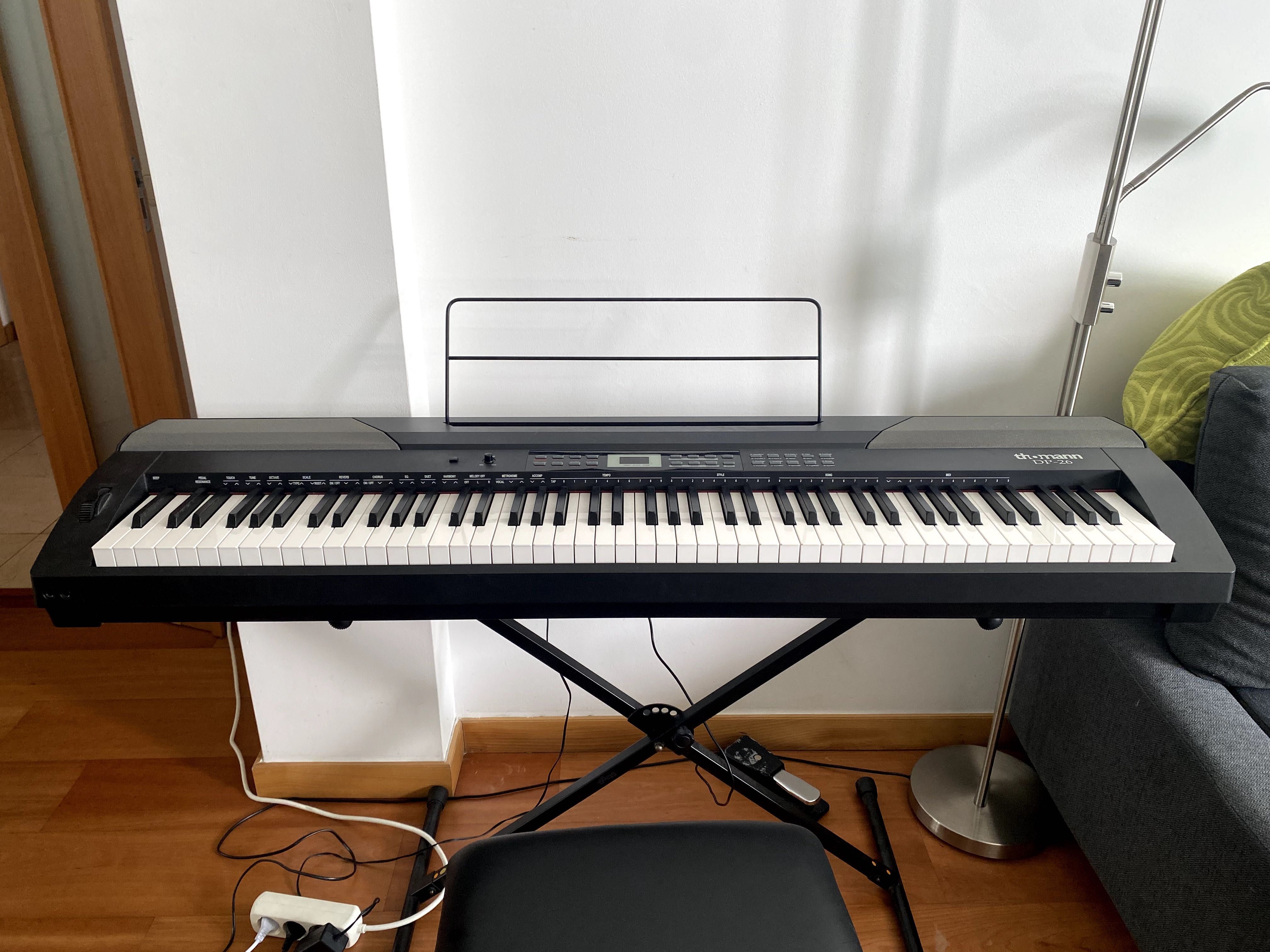 Teclado profissional - Thomann DP-26