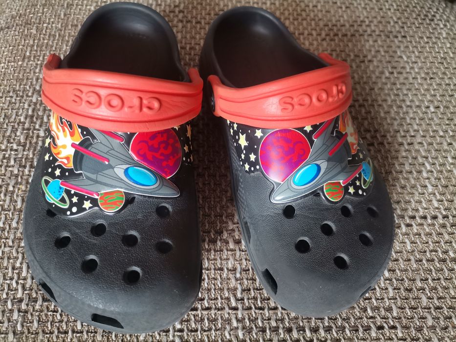 Buty Crocs c10 z rakietą