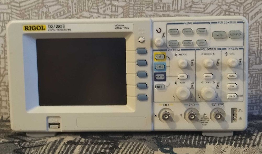 Цифровий осцилограф RIGOL DS1052E