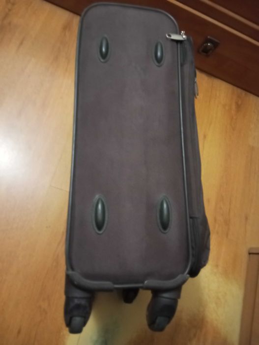 Дорожный чемодан