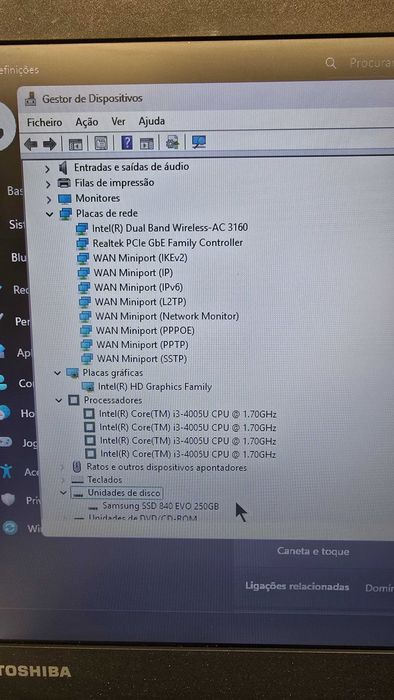 Portatil Toshiba i3, 8Gb RAM, SSD 240Gb