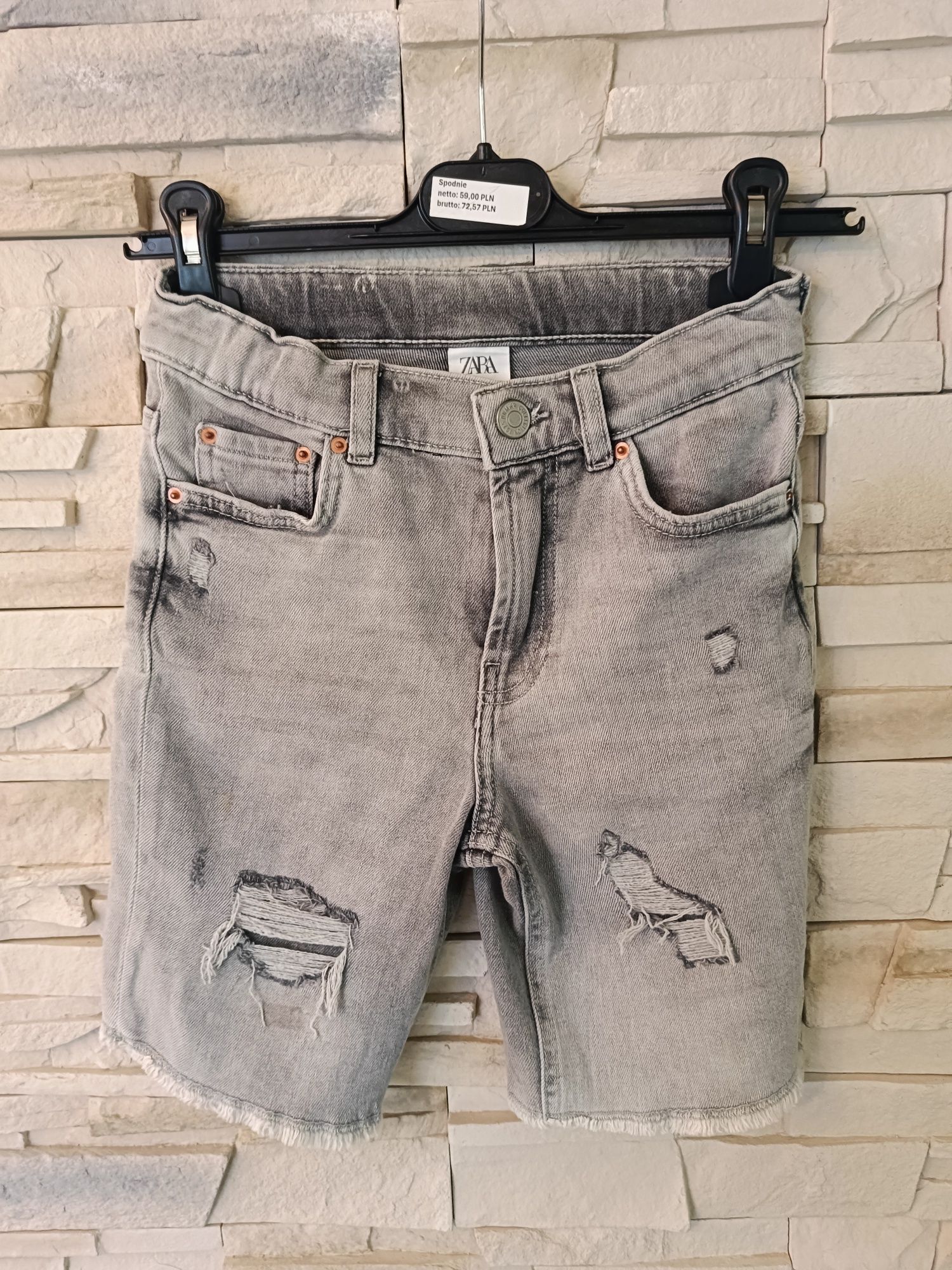 Spodenki z przetarciami Zara 134