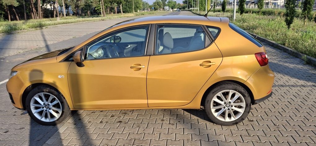 Seat ibiza hatchback automat niski przebieg