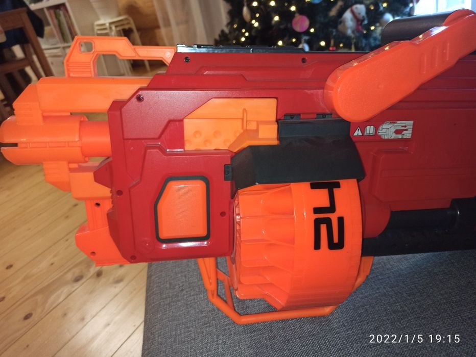 Mega Mastodon, pistolet Nerf na strzałki