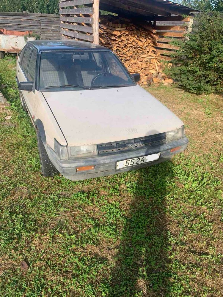 Продам машину toyota corolla