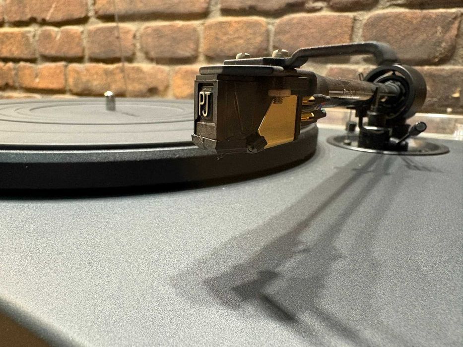 Gramofon Pro-Ject Audio System Essential II Manualny