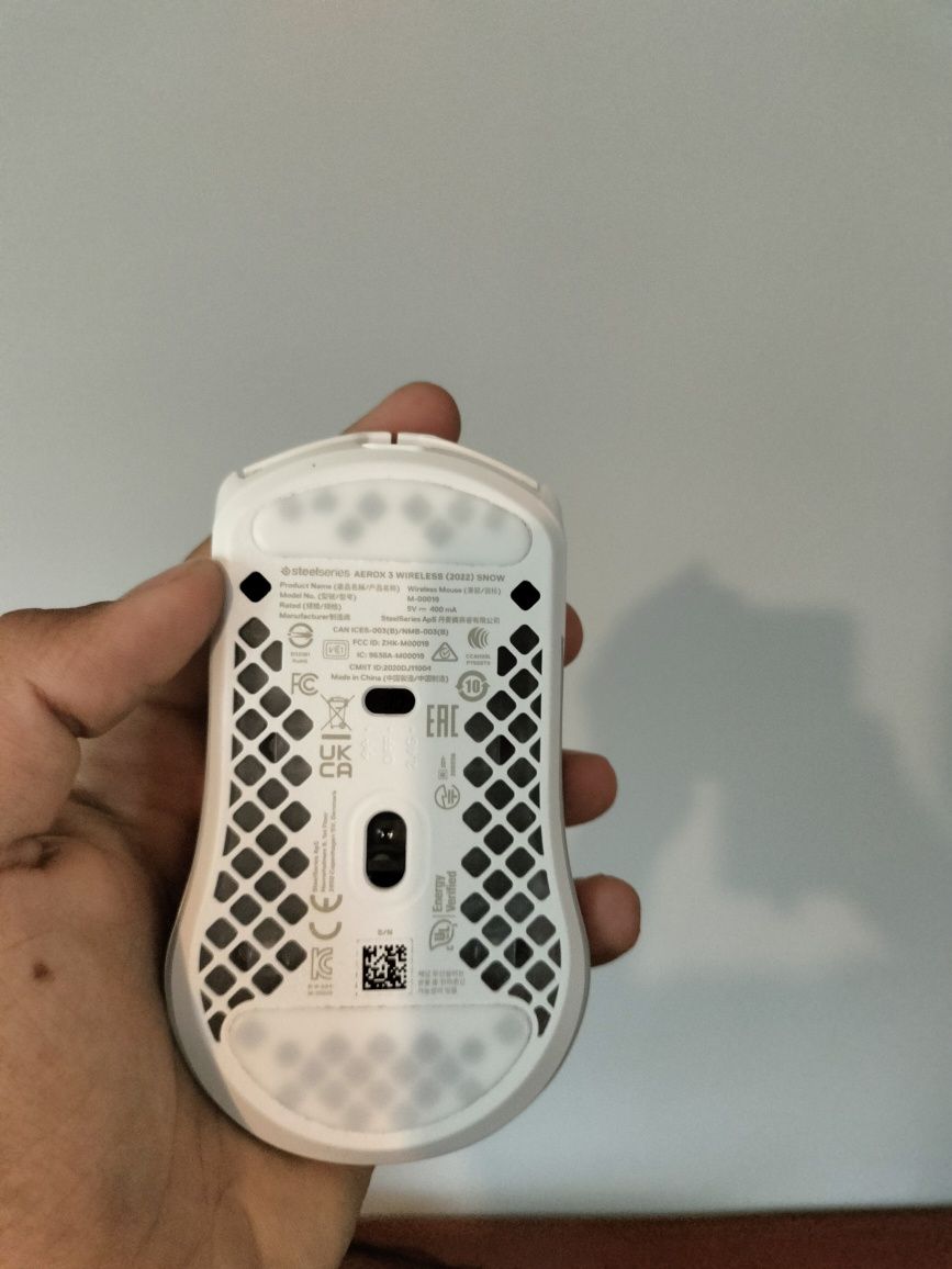 Steelseries AEROX 3 wireless Snow
