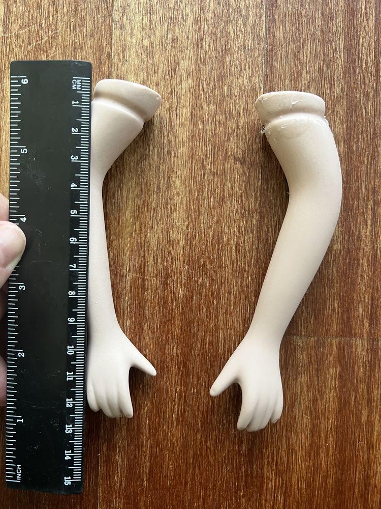 Руки для фарфоровой куклы дамы 40-50 см