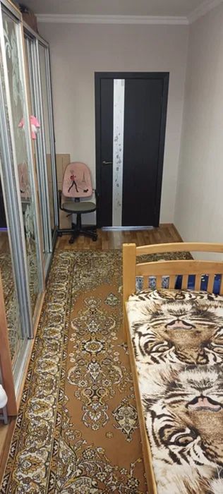 Продам двокімнатну квартиру в центрі міста.