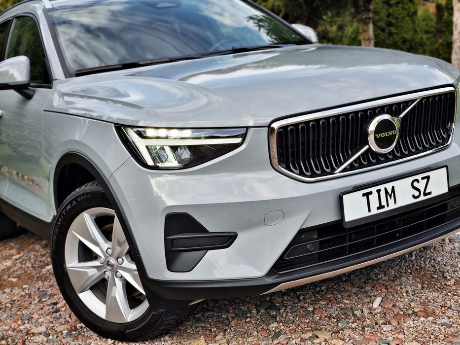 Volvo XC 40 VAPOUR GREY_EUROPA_ 2o23 rok_ Kamera COFANIA__ KeyLess_ B3 163 konie