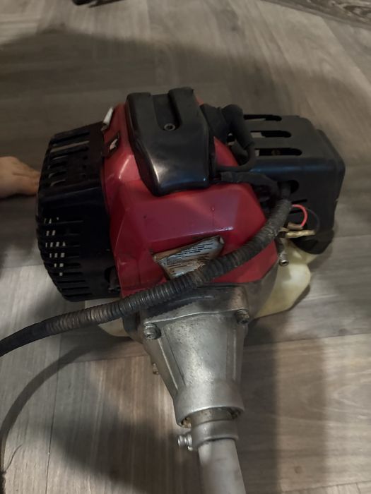 Тример бензиновий з двотактним двигуном БТ-52/3600