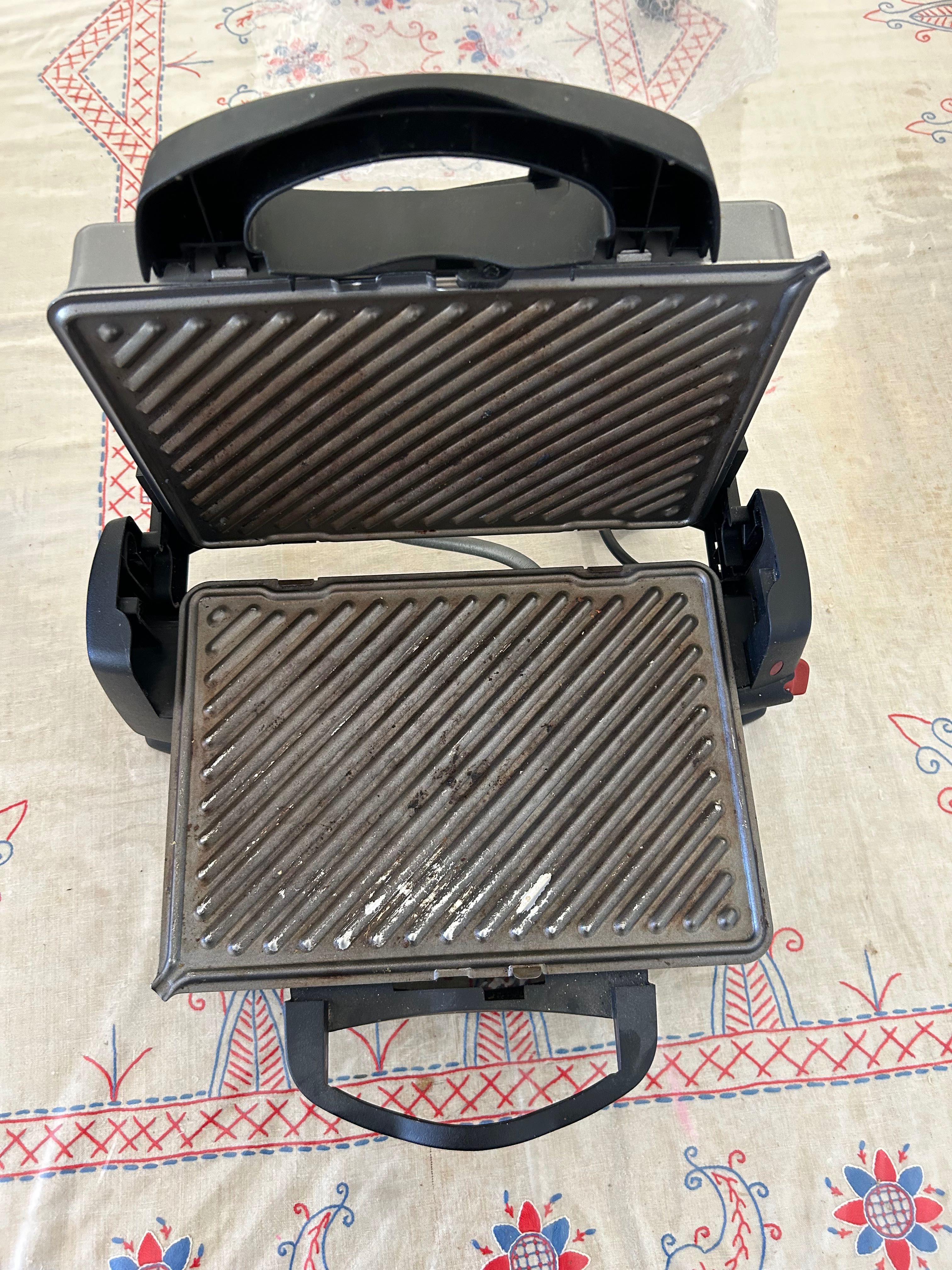Vendo tostadeira e grelhador eléctricos