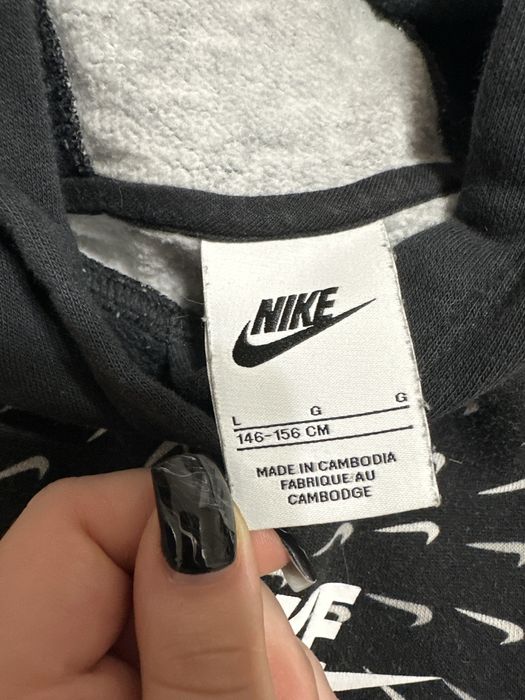 чорна толстовка Nike з капюшоном