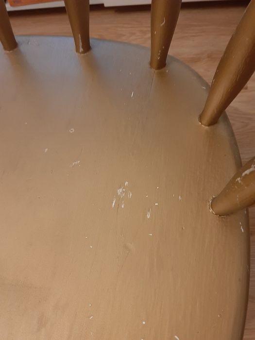 Drewiane stylowe krzeslo