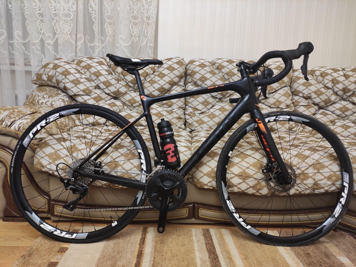 Карбоновый Giant defy. Шоссе ендюранс гидравлика 2/11 shimano 105