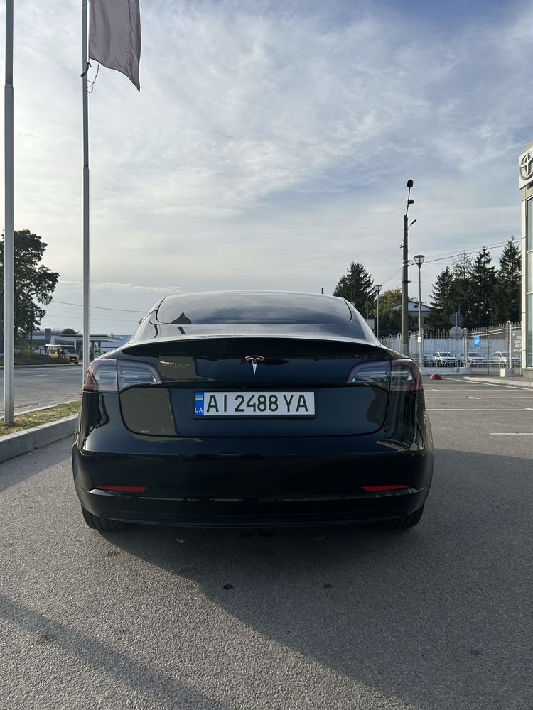 Автомобіль Tesla Model 3 2022 Dual Motor