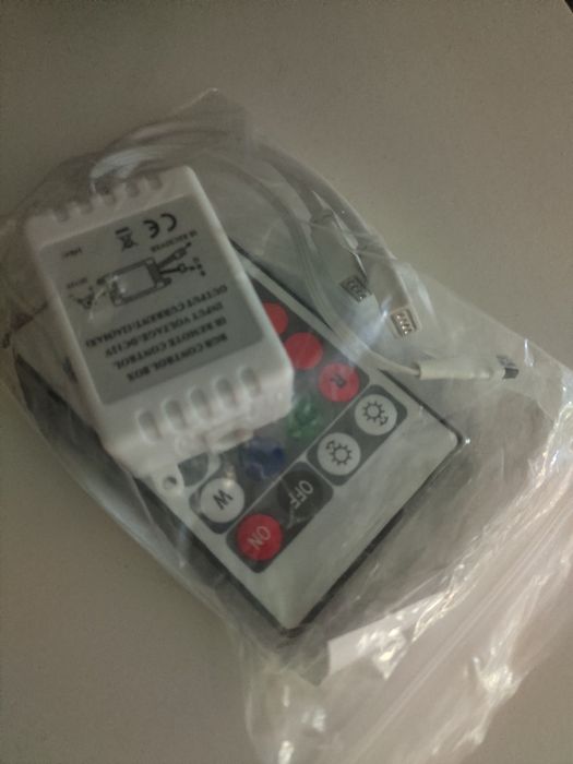 (NOVO) Comando infravermelhos 24 teclas + controlador LED 12V