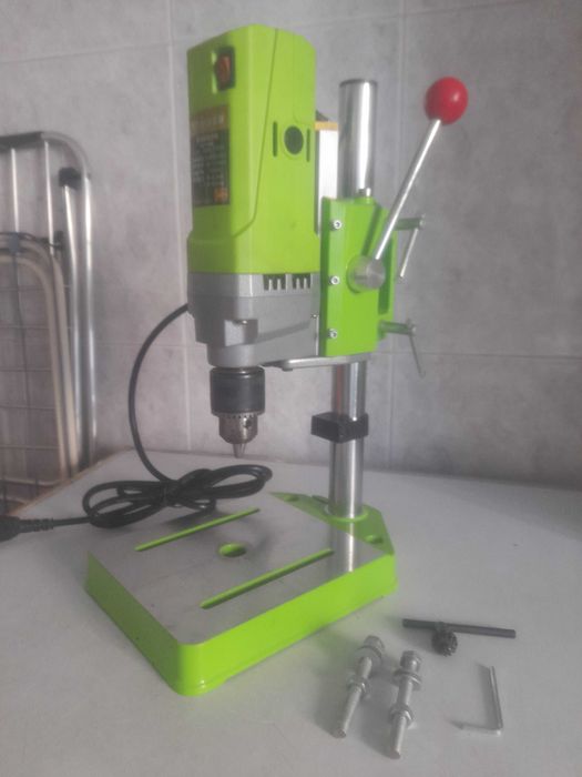 máq.  furar e demolir rebarbadoras compressores pist. de pintura etc.