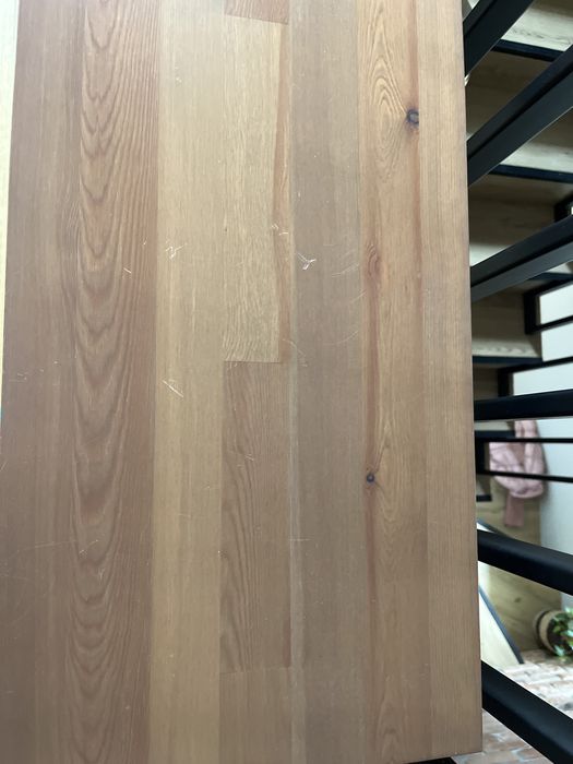 Biurko FJALLBO Ikea w stylu loftowym tez jako konsola