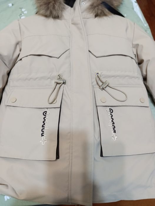 Продам зимову куртку парку для дівчинки