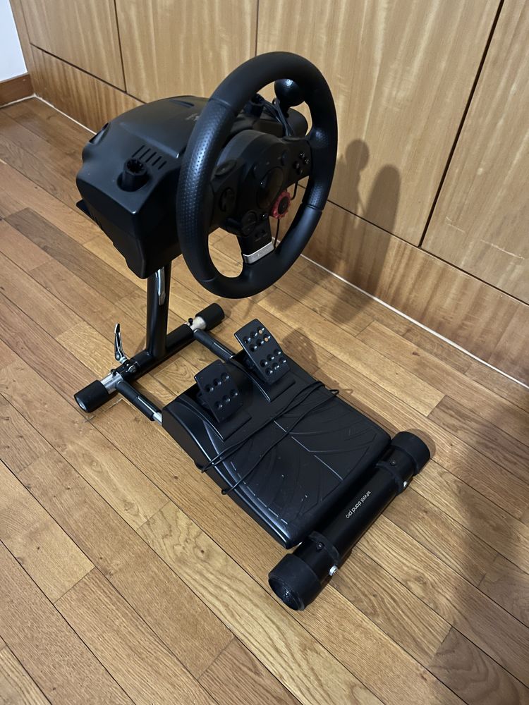 Volante driving force GT + Pedais e suporte de Volante