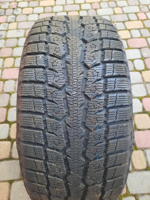 225 × 50 r17 TOYO