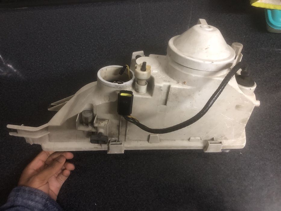 Farol Frontal Direita - Rover 416