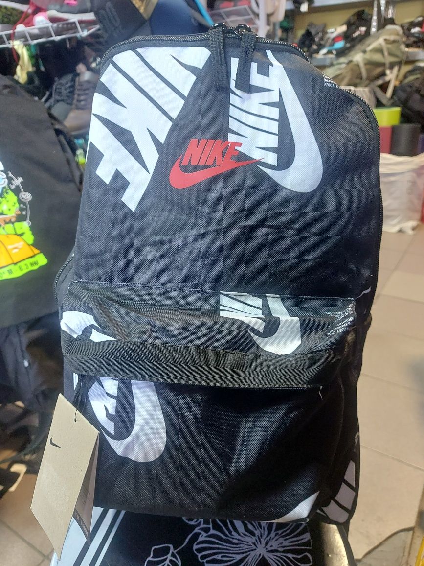 Рюкзак спортивний міський Nike Heritage Backpack 25 л (DQ5956-010)