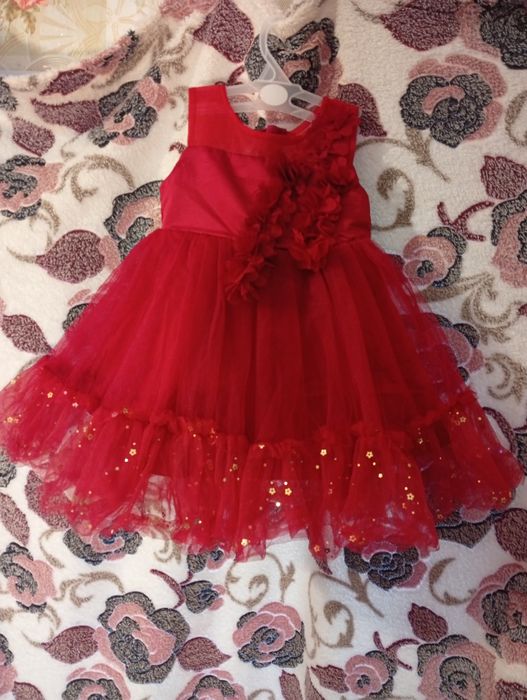 Плаття на дівчинку 1-2 года пишне