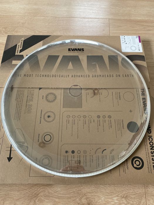 Naciąg na centrale 24” EVANS EQ3 Clear jak nowy