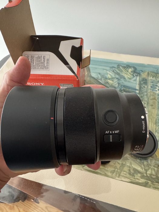 Objectiva Sony 85 mm f1.8 na caixa