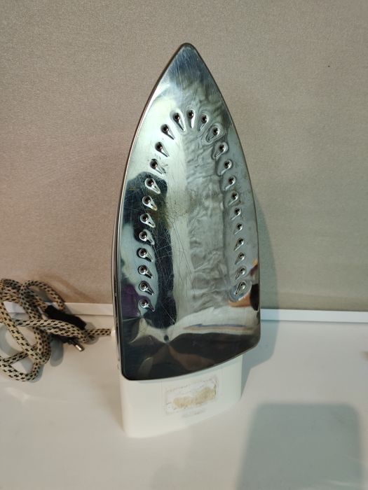 Утюг с отпаривателем Scarlet