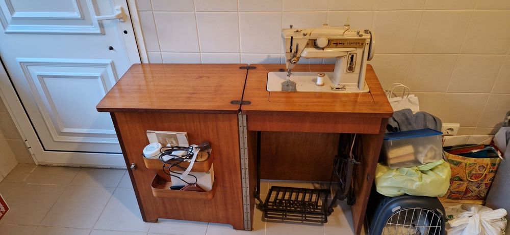 Vendo máquina de coser singer