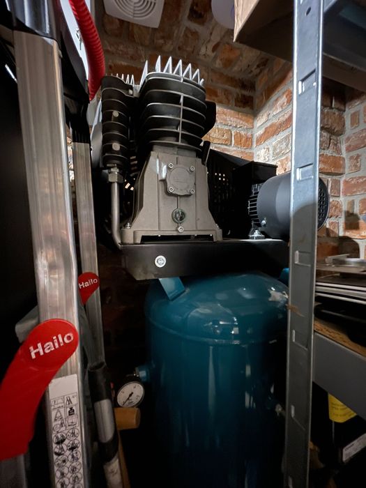 GIEB - Kompressor 850/270-11-stehend 5,5 KW
400 V