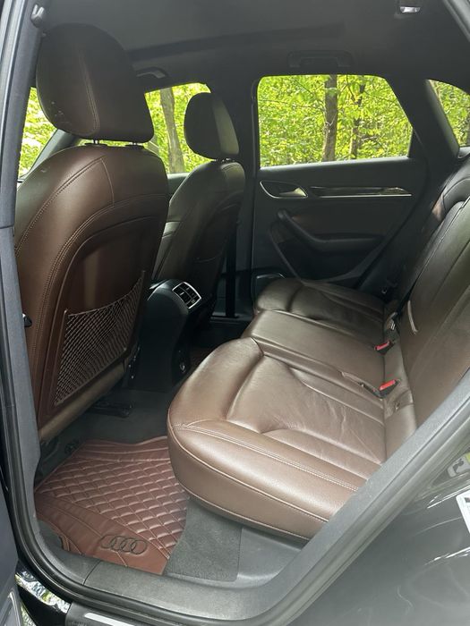 Продам AUDI Q3 2017р